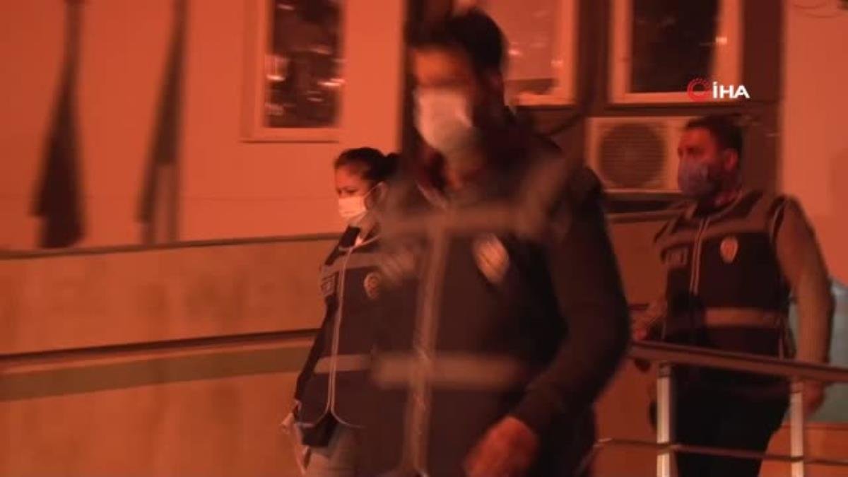 8 yaşındaki kızını darp eden anne tahliye olunca kızının ayağına sarılarak af diledi