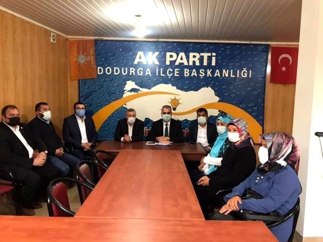 Ahlatcı parti teşkilatları ile bir araya geldi