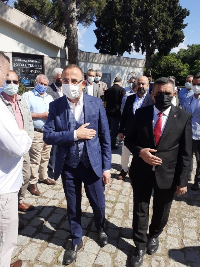 AK Parti İzmir İl Başkanı Sürekli, Bergama’da istişare toplantısına katıldı