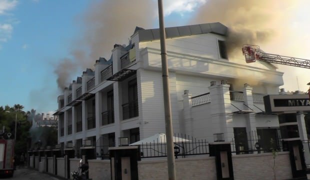 Antalya’da korkutan otel yangını