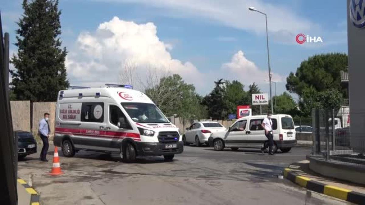 AVM’nin terasına çıkan genç kız aşağı atladı