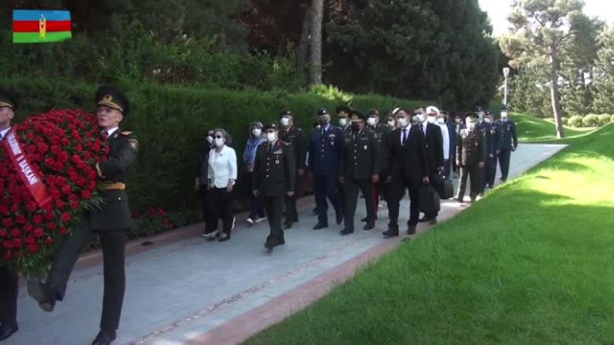 Azerbaycan Savunma Bakanı Hasanov: “Azerbaycan, savunma gücünü artırmak Türkiye ile iş birliğini genişletiyor”