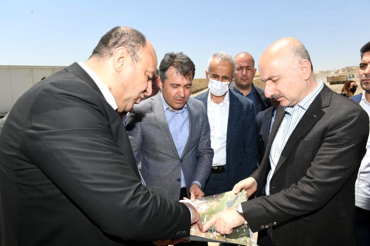 Bakan Karaismailoğlu: “Dağlık Karabağ’ın yeniden inşasında Türkiye bütün gücüyle Azerbaycan’ın arkasında”Bakan Karaismailoğlu, Fuzuli ve Cebrayıl…