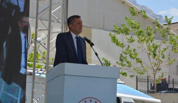 Bakan Selçuk: Hakkari’nin Tokyo ve Paris ile yarışmasını istiyorum