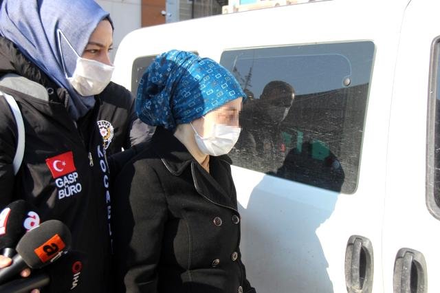 Banyoda doğurduğu bebeğini 9 yerinden bıçakladı