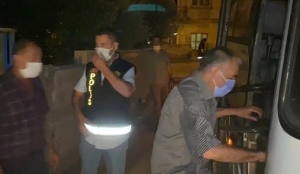 Baskın yapan polisi ‘Sıkıntı yok ağabey’ diyerek karşıladılar! 52 bin lira ceza yediler