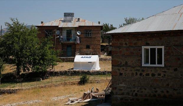Bingöl’deki depremden etkilenen Elazığ’daki vatandaşlar için çadırlar kuruldu
