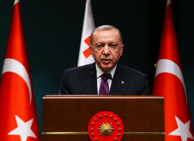 Cumhurbaşkanı Erdoğan: “Dağdaki PKK’lı ile mi anayasa yapacaksınız?”