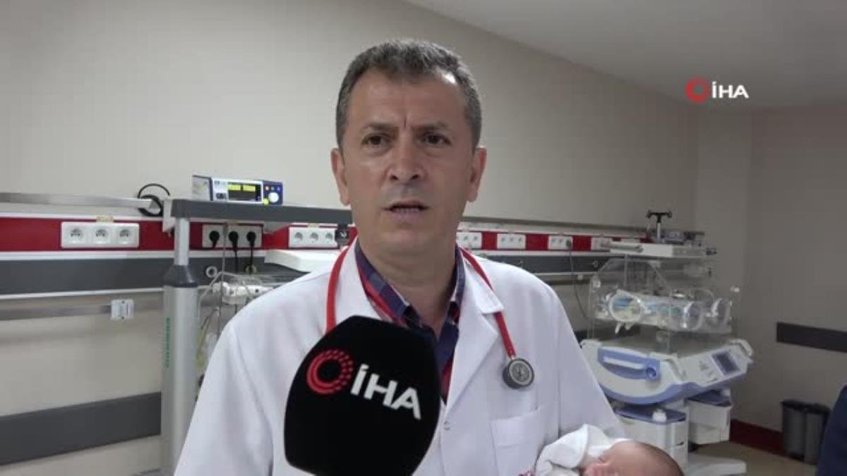 Doktorları şaşırtan doğum: 40 yaşındaki annenin üçüz sevinci