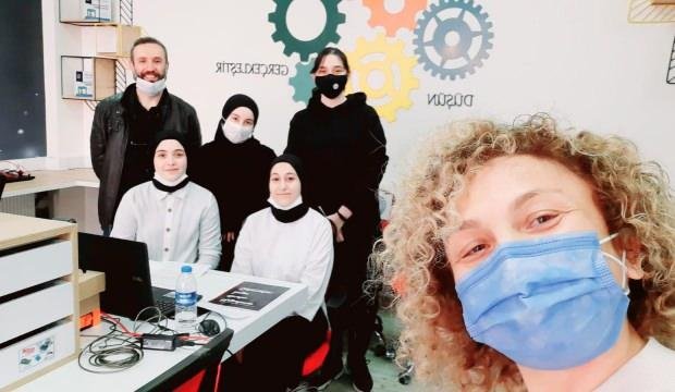 Emine Ahmet Yeni Kız Anadolu İHL’de başarı üstüne başarı