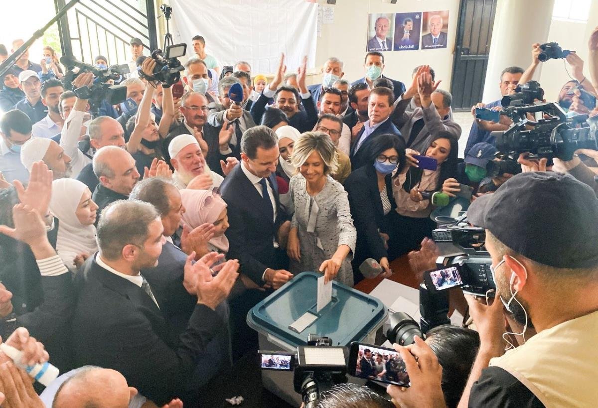 Esad sandık başından tüm dünyaya mesaj verdi: Fikirlerinin değeri sıfır