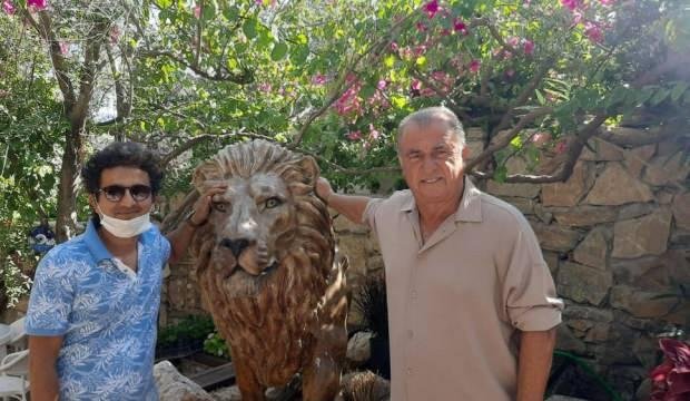 Fatih Terim evine aslan heykeli yaptırdı