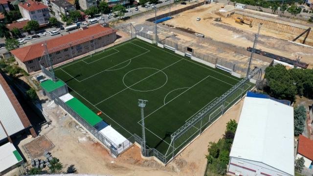 Gebze’nin yeni futbol sahası hizmete sunuldu