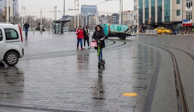 İstanbul’da elektrikli scooterlara kaldırım yasağı