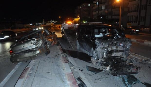 Karaman’da otomobil ile hafif ticari araç çarpıştı: 2 yaralı