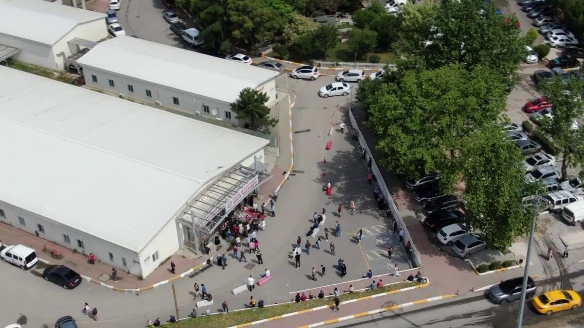 Kartal’da aşı yoğunluğu havadan görüntülendi