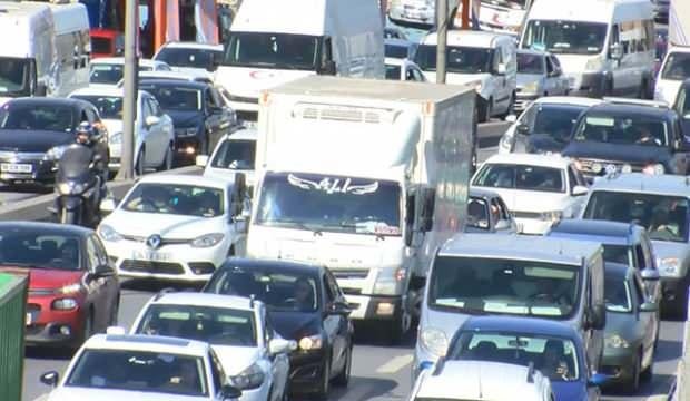 Kısıtlamasız cumartesi gününde trafik yoğunluğu