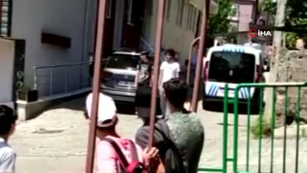 Kocaeli’de dehşet…Damadı ile birlikte evini basan dünürünü bıçakladı