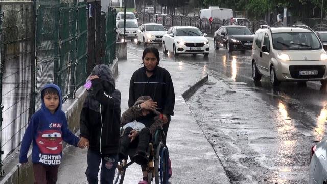 Kocaeli’de sağanak yağış trafiği olumsuz etkiledi