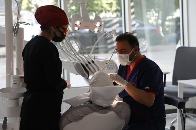 KOVİD-19 HASTALARI YAŞADIKLARINI ANLATIYOR – “Artık bu dünyadan ayrılacağını düşünüyorsun”