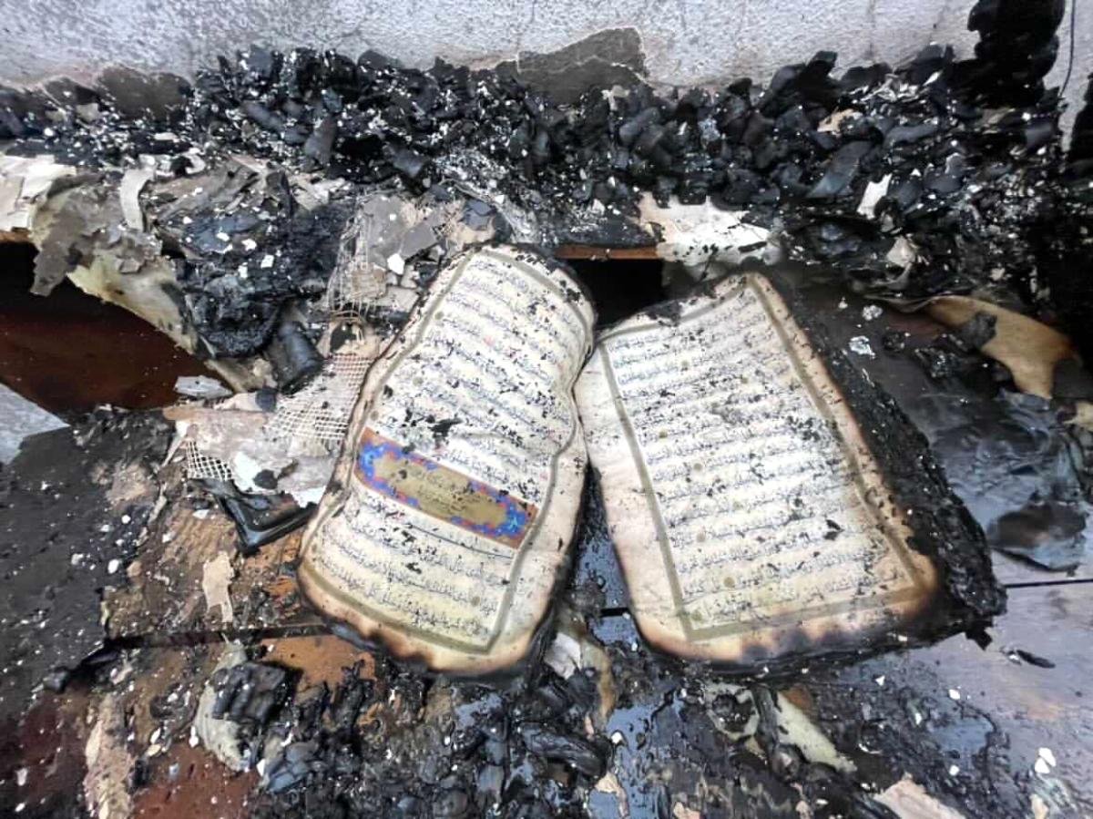 Küle dönen evde Kur’an-ı Kerim’in sayfaları yanmadı