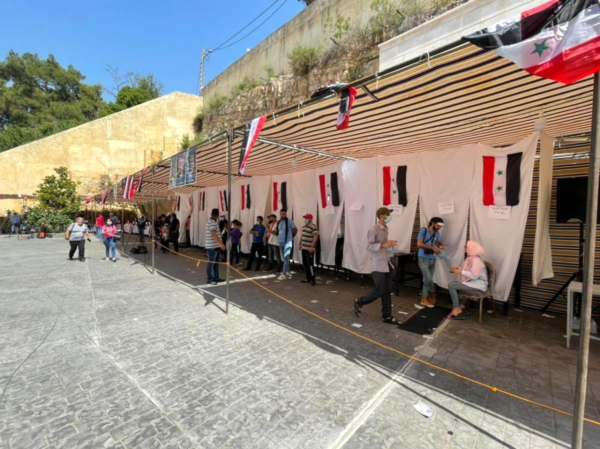 Lübnan’da yaşayan Suriyeliler, Suriye Devlet Başkanlığı seçimleri için oy kullandı