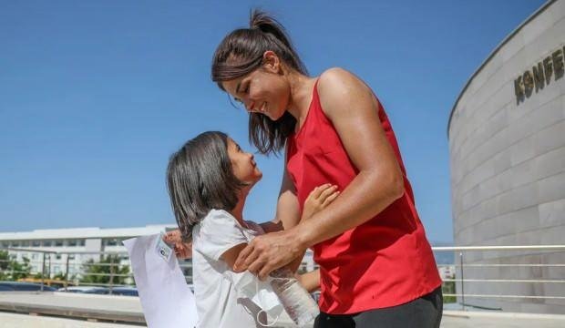 Melek İpek üniversite sınavına girdi