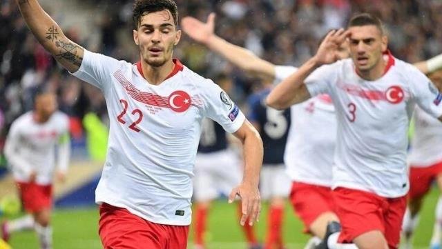 Milli Takım’ın başarılı stoperi Kaan Ayhan’dan Galatasaray’a yeşil ışık