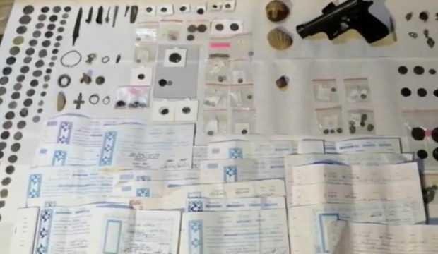 Polisin operasyonunda arama yapılan evlerden cephane çıktı