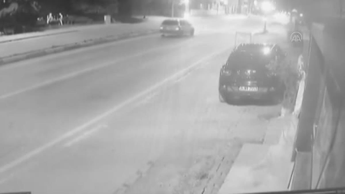 Sakarya’daki trafik kazası güvenlik kamerasına yansıdı