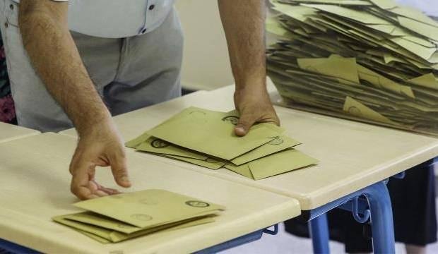 Seçimi kazandı, ‘2 gün ikamet ihlali’ ile muhtarlıktan oldu