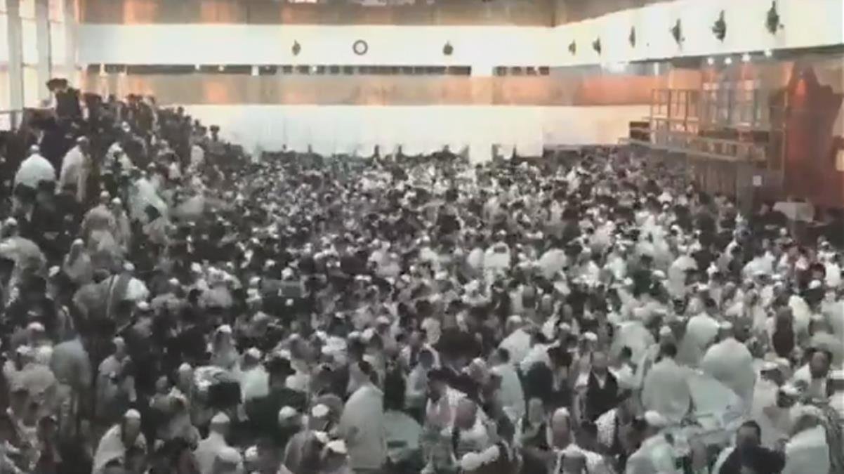 Sinagogda korku dolu anlar! Ayin sırasında tribün çöktü, en az 60 yaralı var
