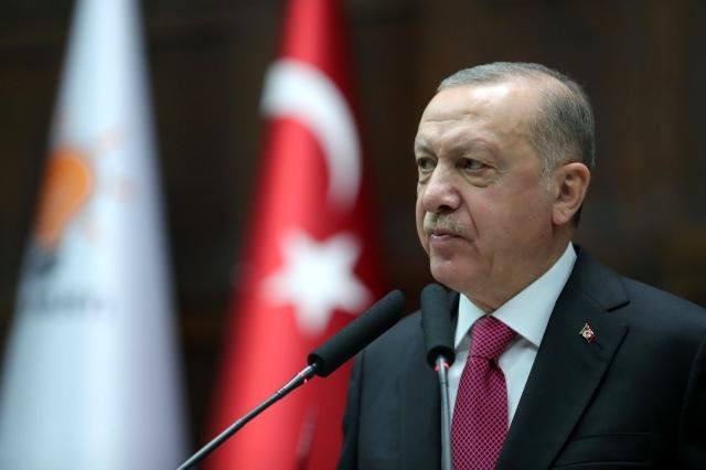 Son dakika! Cumhurbaşkanı Erdoğan: “Milletten umudunu kesenler, gırtlaklarına kadar iç içe girdikleri terör örgütü yetmemiş olacak ki şimdide suç örgütlerine bel…