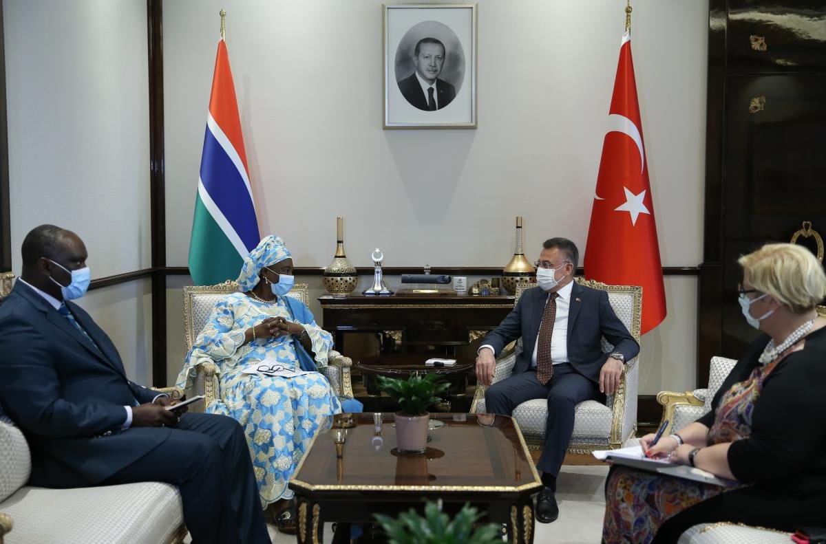 Son dakika… Cumhurbaşkanı Yardımcısı Oktay, Gambia Cumhurbaşkanı Yardımcısı Touray ile görüştü