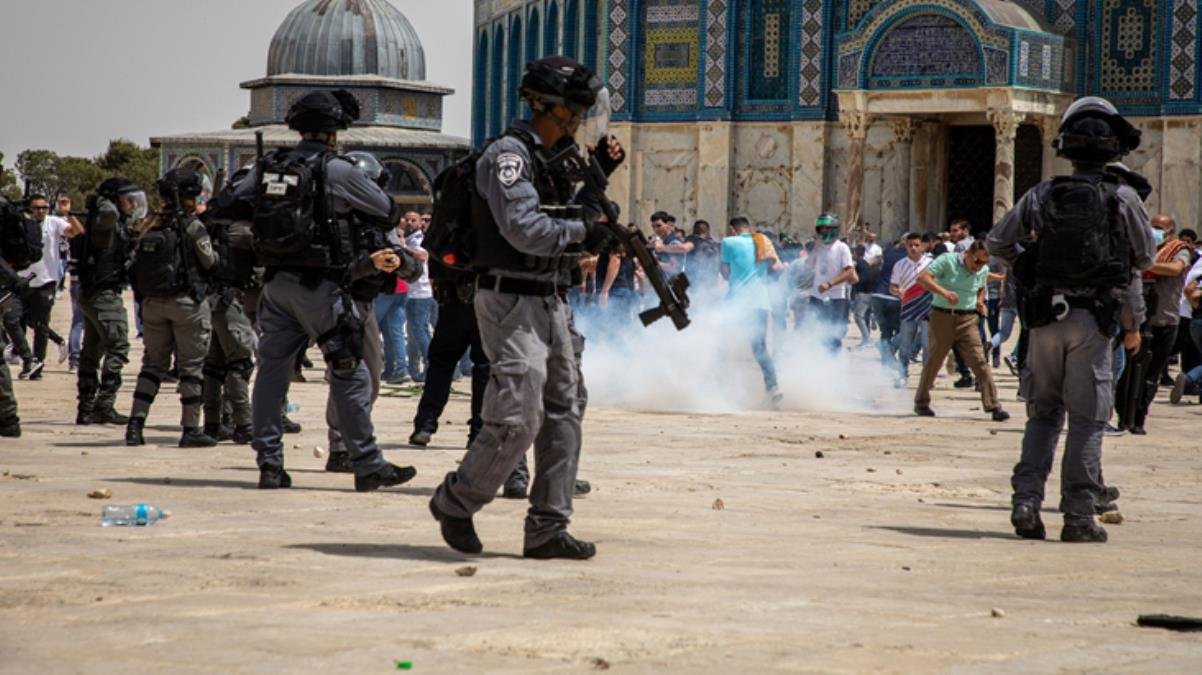 Son Dakika! Dışişleri’nden ateşkese rağmen Mescid-i Aksa’da namaz kılanlara saldıran İsrail’e tepki: Samimiyetsiz tutumları devam ediyor
