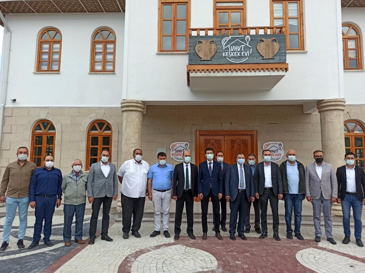 Son Dakika | Eski Bakan Eroğlu baba ocağı Şuhut’ta