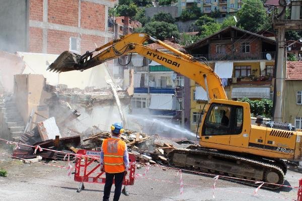 Son dakika haber… İzmit’te kentsel dönüşüm projesinde ilk yıkım başladı