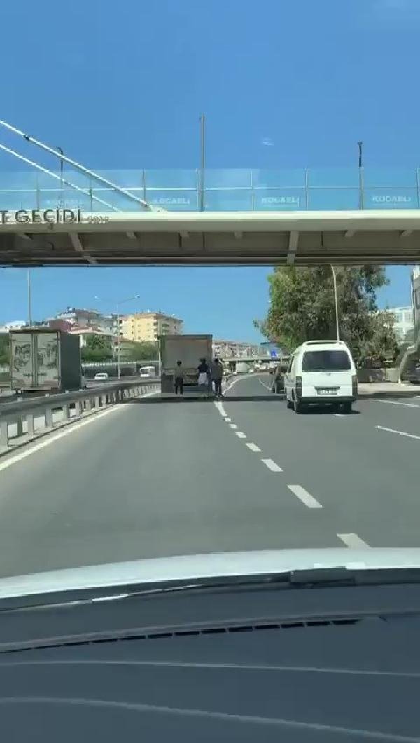 Son dakika haber… Patenli gençlerin tehlikeli yolculuğu kamerada