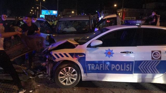 Son dakika haberi: Kocaeli’de kontrol noktasında biri polis 3 kişinin yaralanmasına neden olan alkollü sürücü tutuklandı