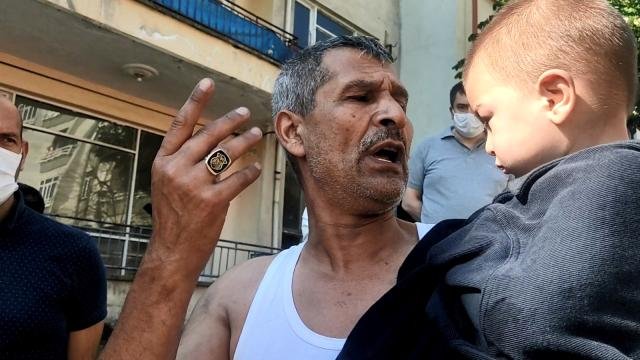 Son dakika haberi… Yangında mahsur kalan çocuğu balkona tırmanıp kurtardılar