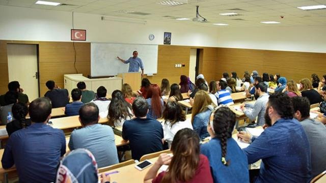Son Dakika: Öğretim üyelerinin ve üniversite personellerinin aşılanmasına yarın başlanıyor