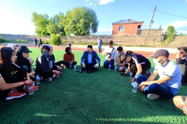 Terörün gençlerle biteceğini vurgulayan Başkan Sayan’dan gençlerin eğitimine tam destek