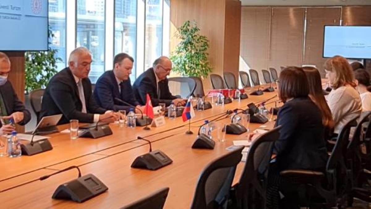 Türk heyetten Moskova çıkarması: Sözcü Kalın ve Bakan Ersoy Rus heyetle görüştü