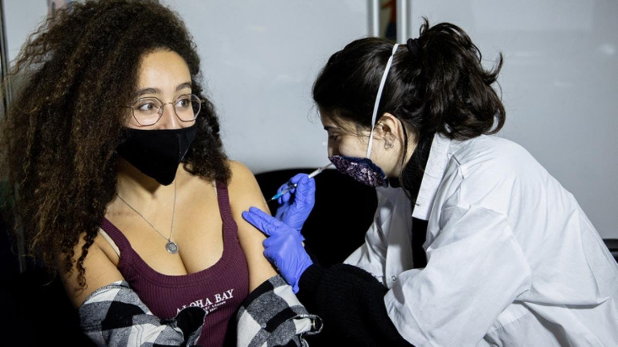 Türkiye’de de kullanılan BioNTech aşısı Hint mutasyonuna karşı yüzde 88 oranında koruma sağlıyor