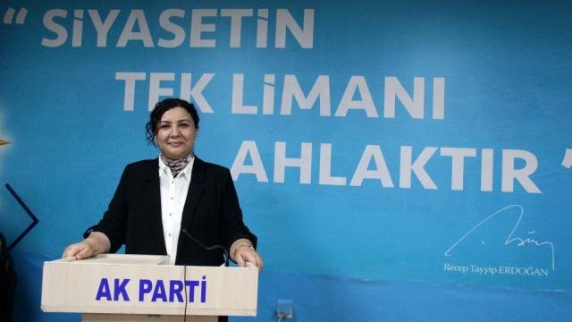 Ünsal’dan Ekicioğlu’na cevap: “Şahsıma siyasi ömür biçen siyasi cenazeler gibi sizin de zemininiz anlaşıldığı üzere çok kaygan”