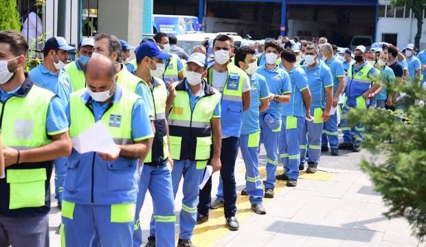 Uzun kuyruklar oluştu: Bahçelievler’de seyyar aşılama istasyonu kuruldu