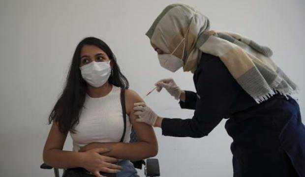 YKS’den çıkan öğrenciler aşıya koştu