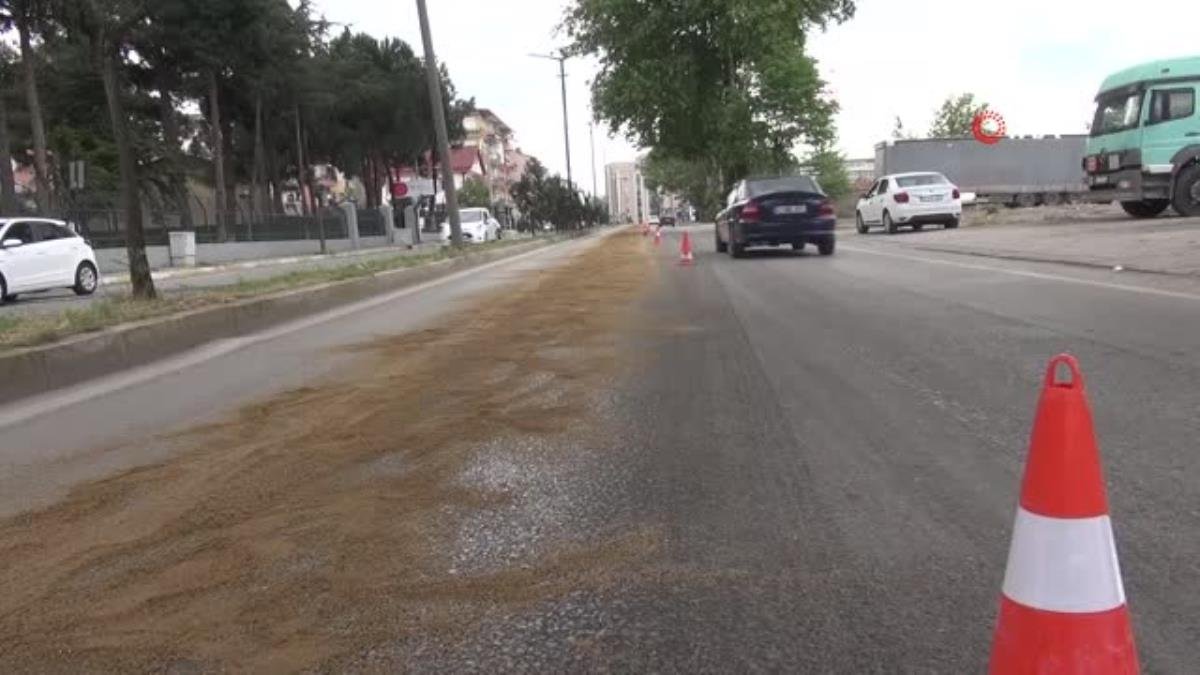 Yola dökülen hidrolik yağ sürücülere zor anlar yaşattı