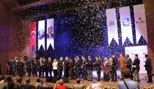 24 yıl sonra inşaatı tamamlanan Isparta Ticaret ve Kültür Merkezi törenle açıldı