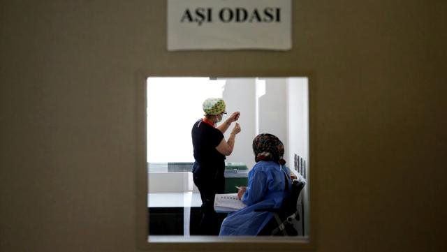 3. doz aşılama: Neden yapılıyor, hangi aşı tercih edilmeli?